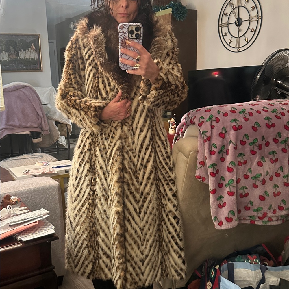 ๐VINTAGE , Genuine Leopard Fur Coat RARE ! Size X Small VERY RARE SOLD - Picture 4 of 17
